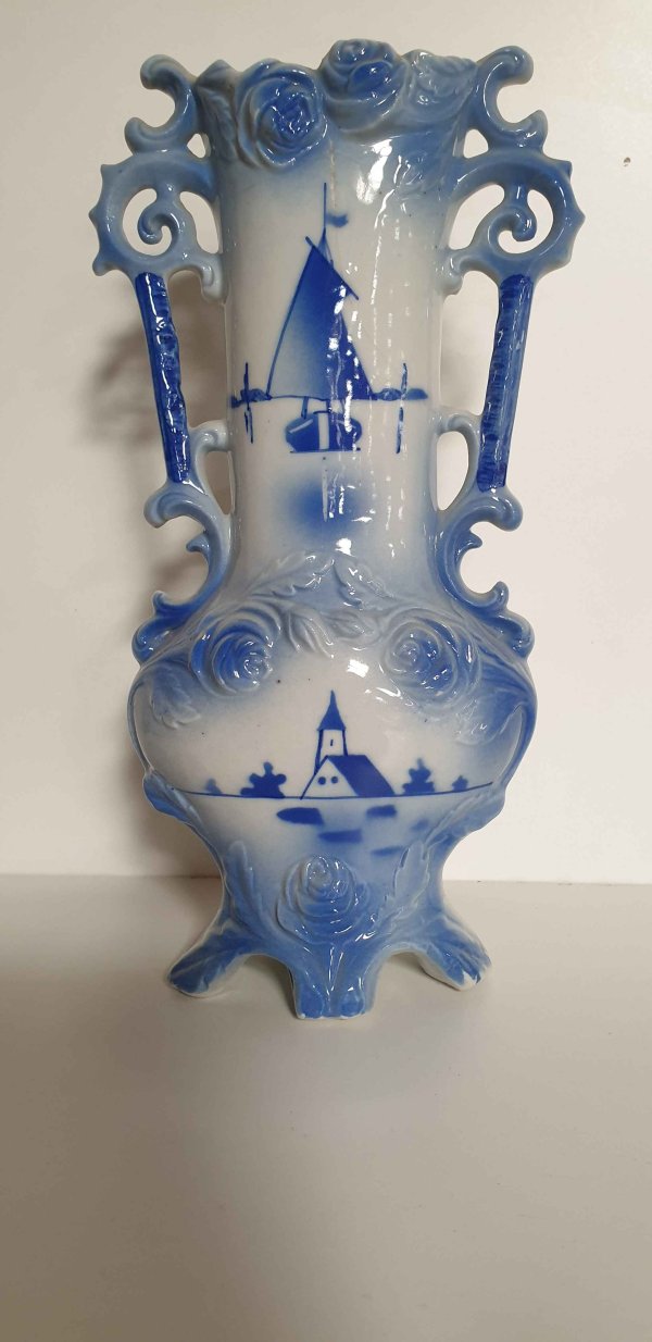 Bloemenvaas in Delfts blauwe kleuren