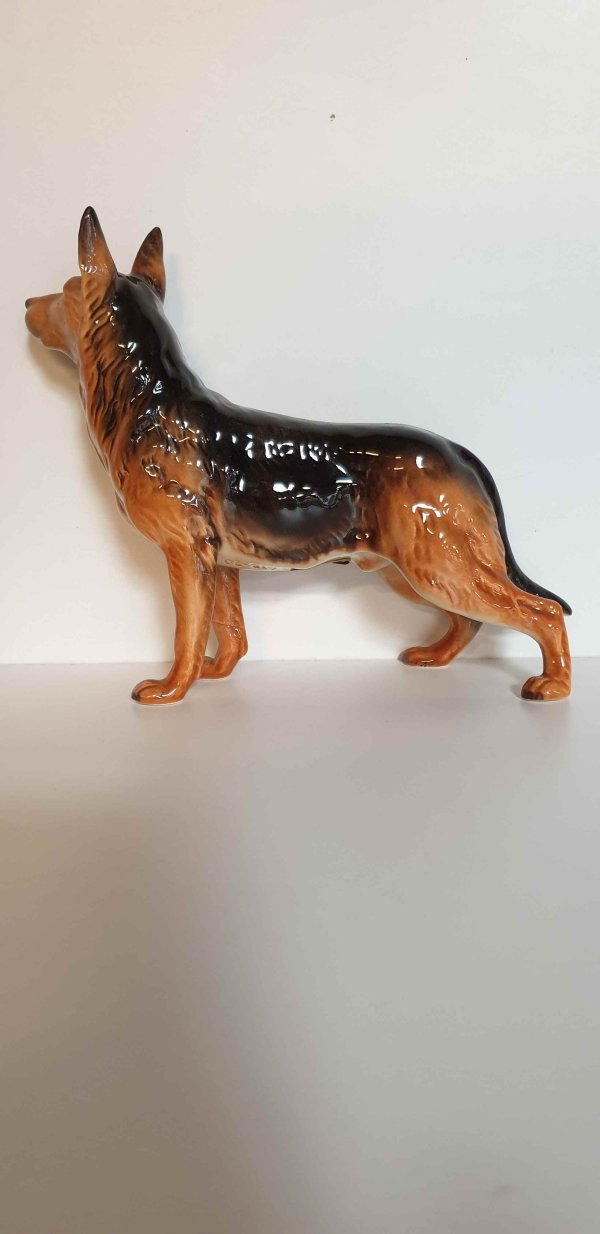 Goebel figurine hond